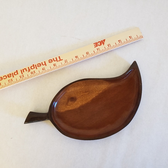 Small hand carved Mahogany plate - Picture 3 of 3